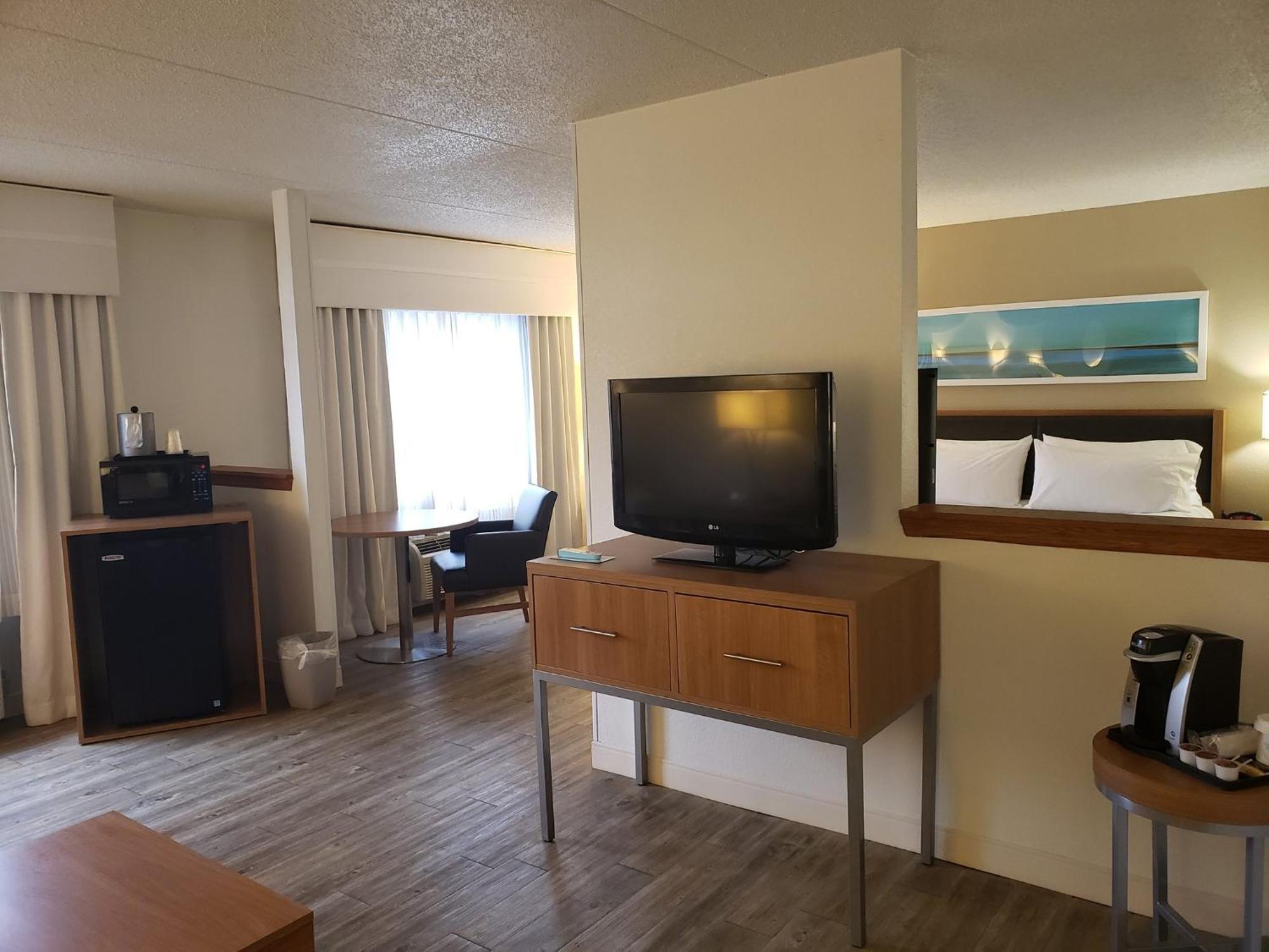 Holiday Inn Express Hotel Pittsburgh-North/Harmarville By Ihg Exterior foto