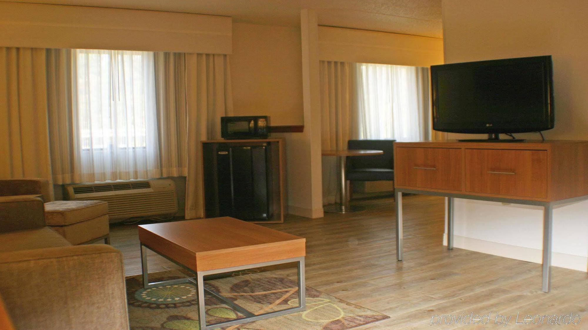 Holiday Inn Express Hotel Pittsburgh-North/Harmarville By Ihg Exterior foto