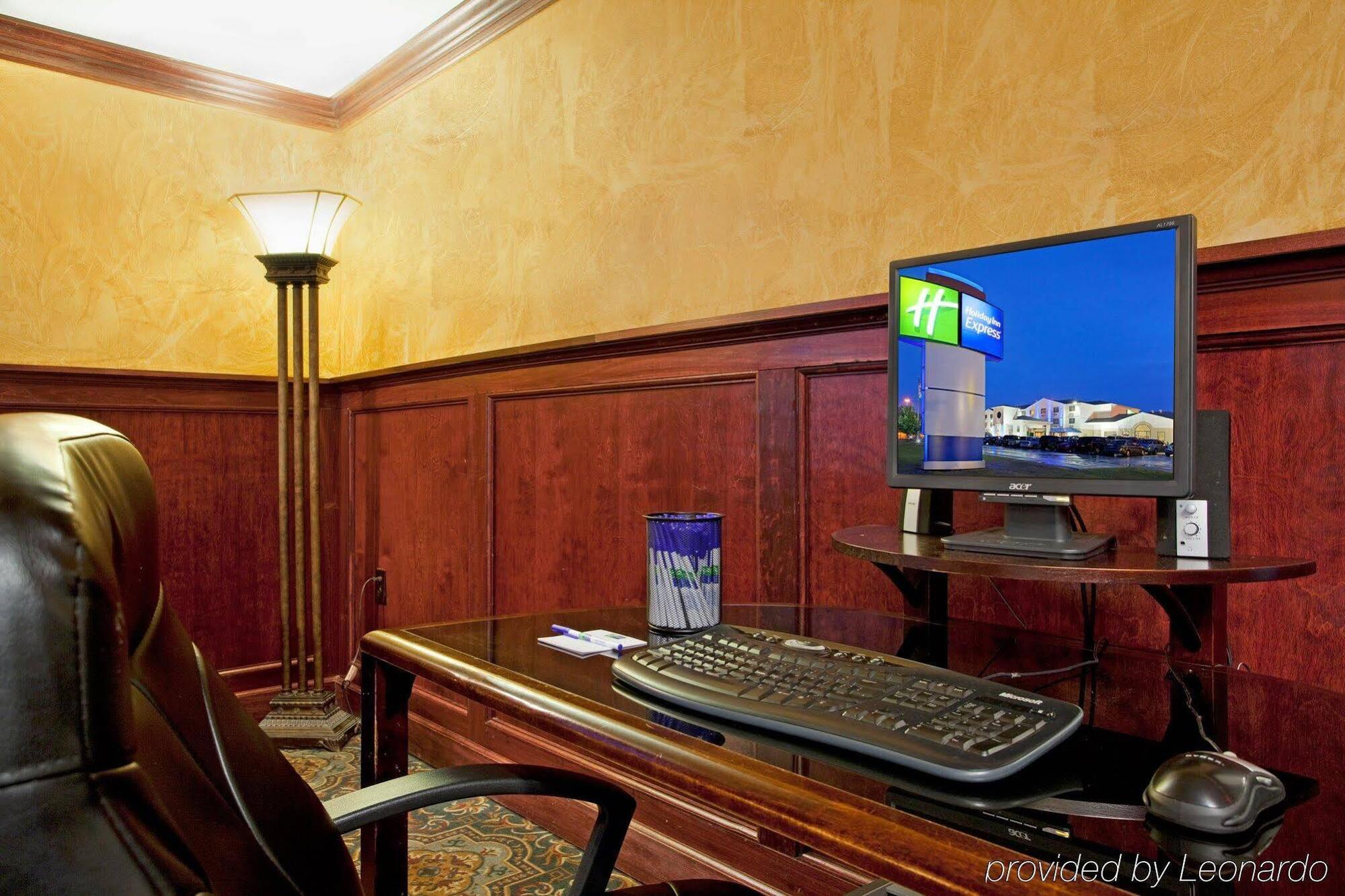 Holiday Inn Express Hotel Pittsburgh-North/Harmarville By Ihg Exterior foto